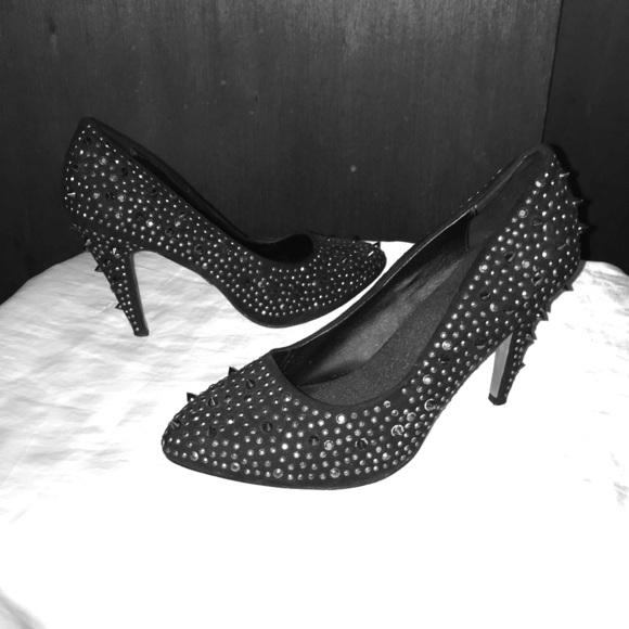Rock and Republic Spikey Heels - Picture 1 of 6